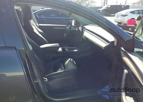 2023 Tesla Model Y Performance Dual Motor All-Wheel Drive z USA, uszkodzony, nr VIN 7SAYGDEF5PF795077